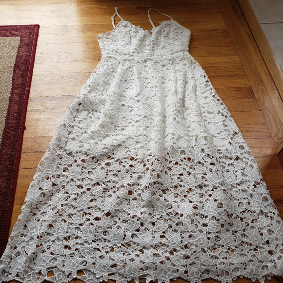 White Lace Midi/ Mini Dress - Picture 4 of 6